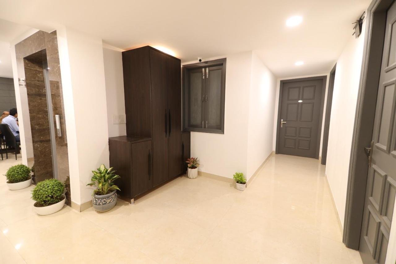 Nirpra Regency Nova Deli Exterior foto