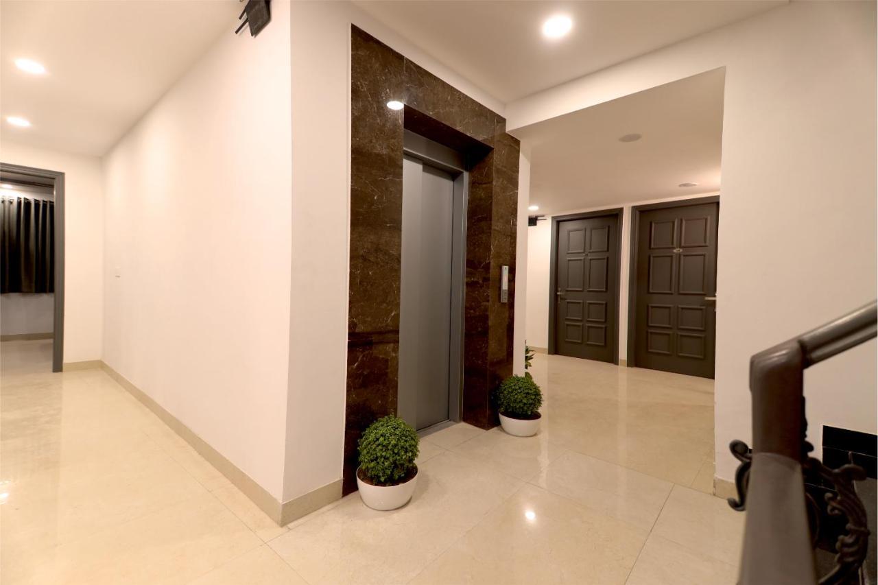 Nirpra Regency Nova Deli Exterior foto
